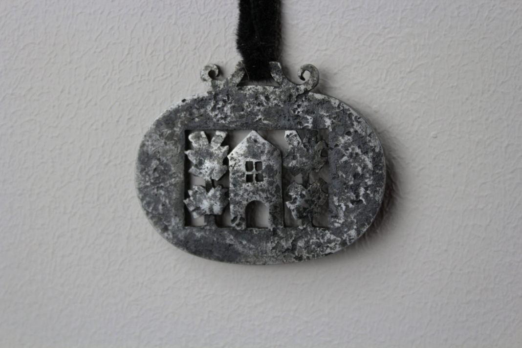 Italo De Grandi : Pendentif ovale